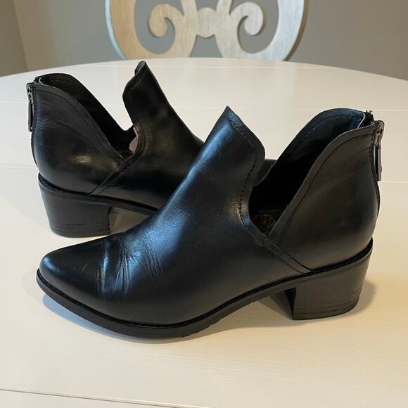 Blondo Shoes - BLONDO Waterproof Leather Ankle Bootie Boots Back Zipper Size 7.5 Pointed Toe